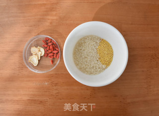 Two Rice Porridge with Ginseng Slices and Wolfberry recipe