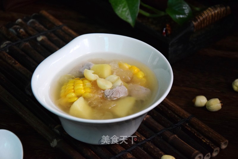 Corn Apple Pork Tendon Soup recipe