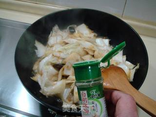 Braised Cabbage with Shiitake and Pork Slices recipe