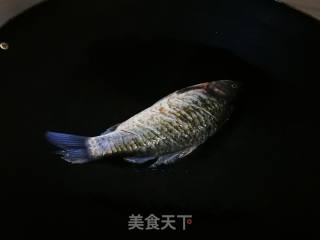 Milky White Crucian Fish Soup recipe