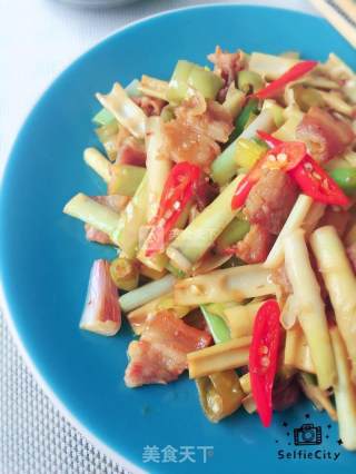 Stir-fried Pork Belly with Bitter Bamboo Shoots recipe