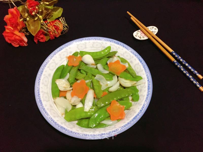 Fried Lily with Snow Peas recipe