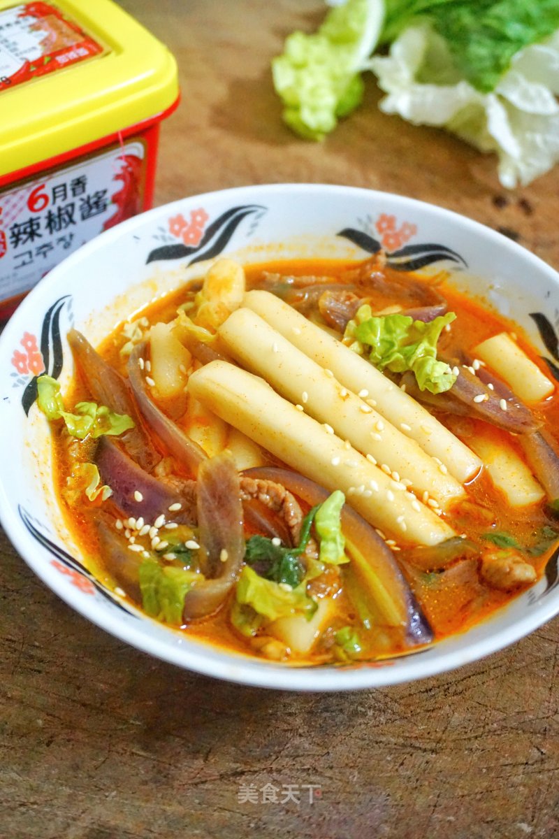 Spicy Cabbage and Pork Rice Cake Soup recipe