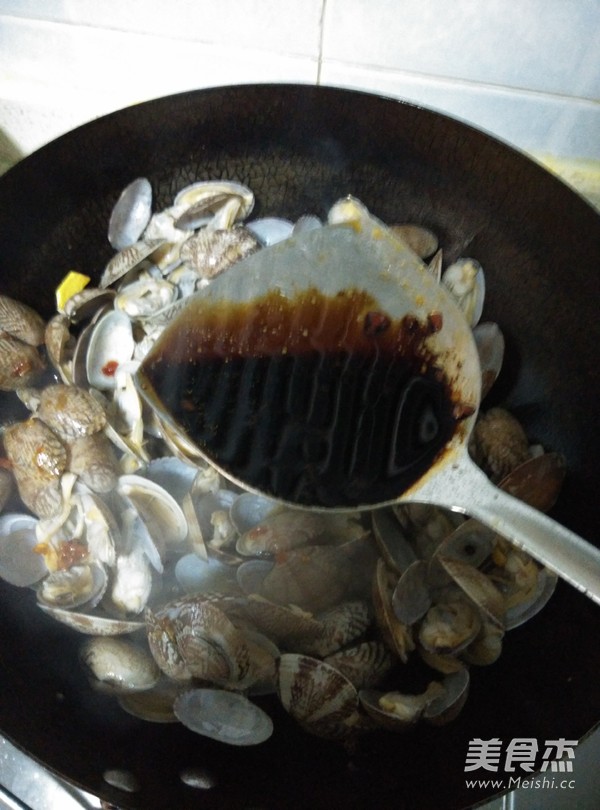 Stir-fried Clams with Chili Sauce recipe