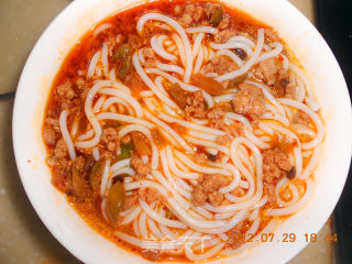 Rice Noodles with Meat Sauce, Super Simple and Delicious recipe