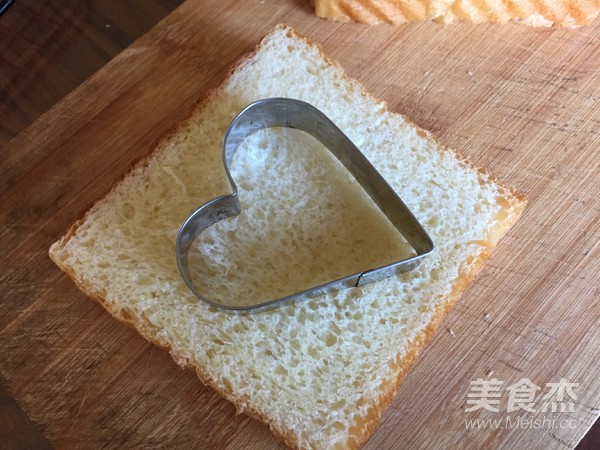 Love Sun Egg Toast recipe