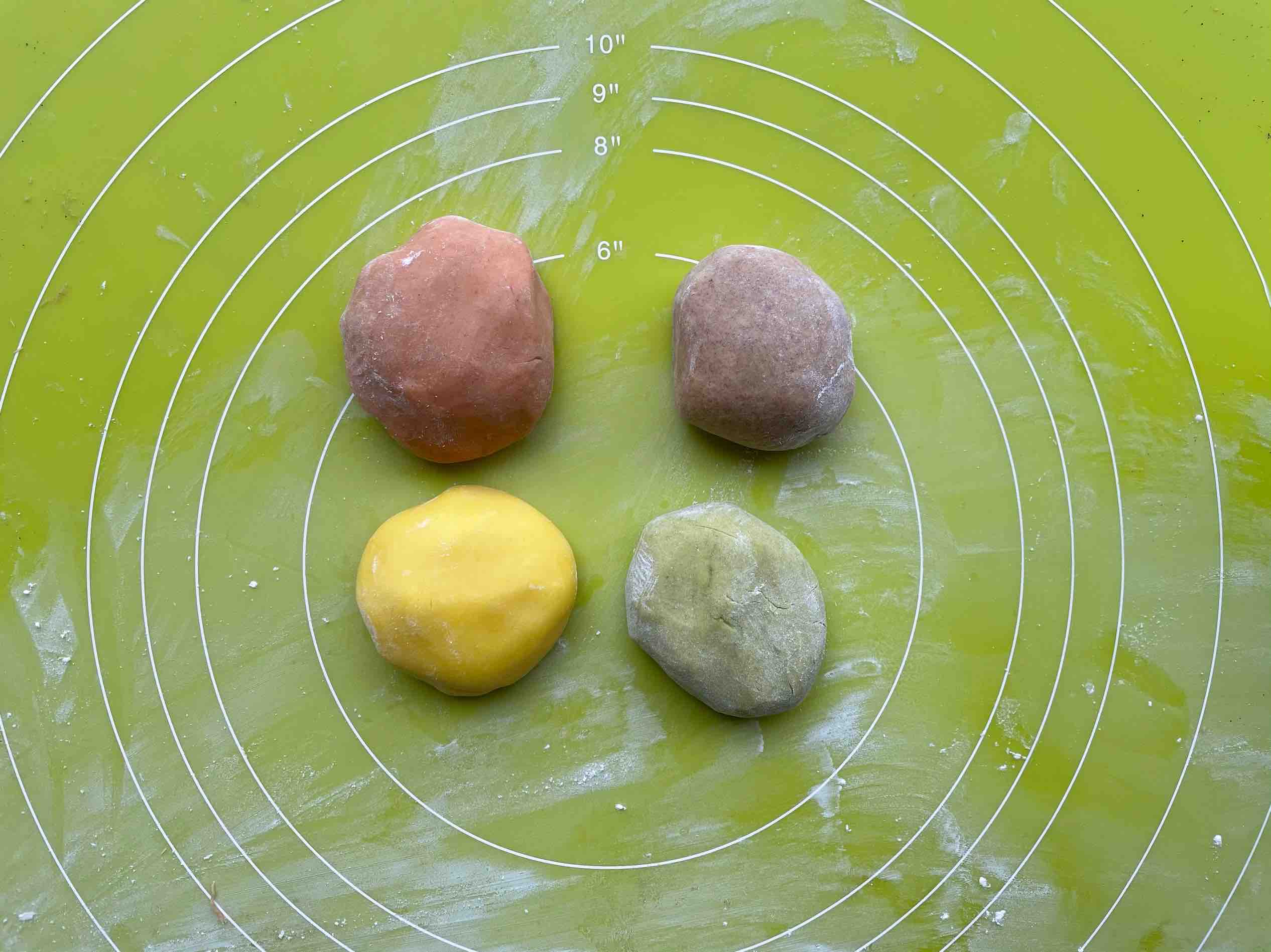 Colorful Small Steamed Bread Biscuits recipe