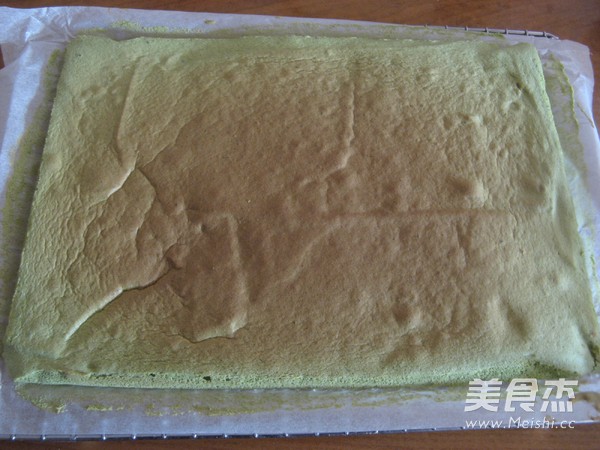 Matcha Cream Layer Cake Roll recipe