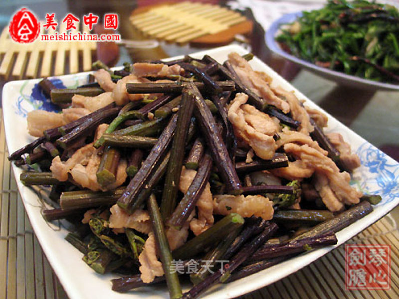 Stir-fried Bracken with Pork Root recipe