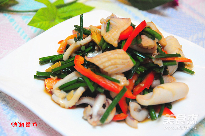 Stir-fried Squid with Leek Moss and Clean Up recipe