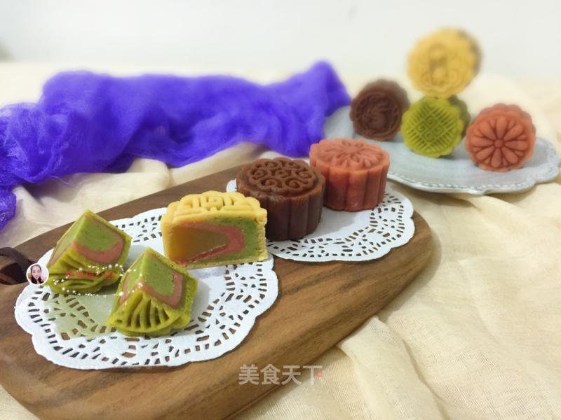 High-value Cantonese Mooncakes