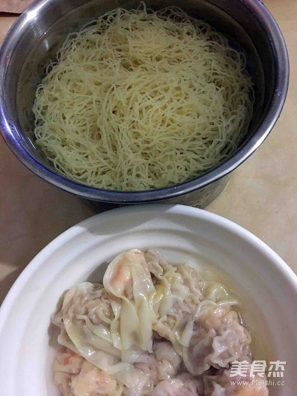 Hong Kong Style Shrimp Wanton Noodles recipe