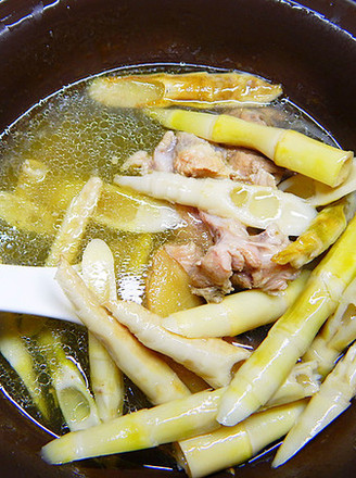 Bamboo Shoot Tip Stewed Big Bone Soup recipe