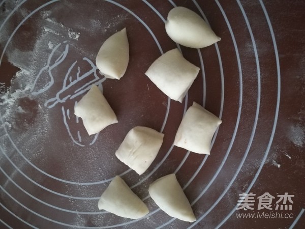 Mushroom Bean Paste Bun recipe