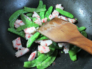 Fried Snow Peas with Shrimp Balls recipe