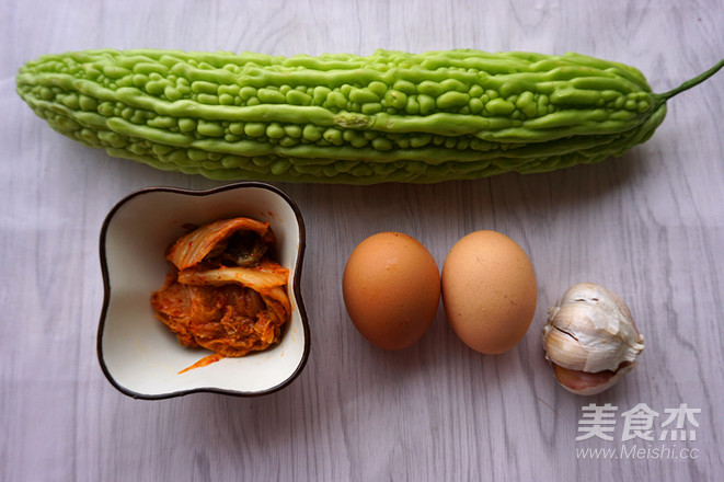 Stir-fried Bitter Gourd with Spicy Cabbage and Egg recipe