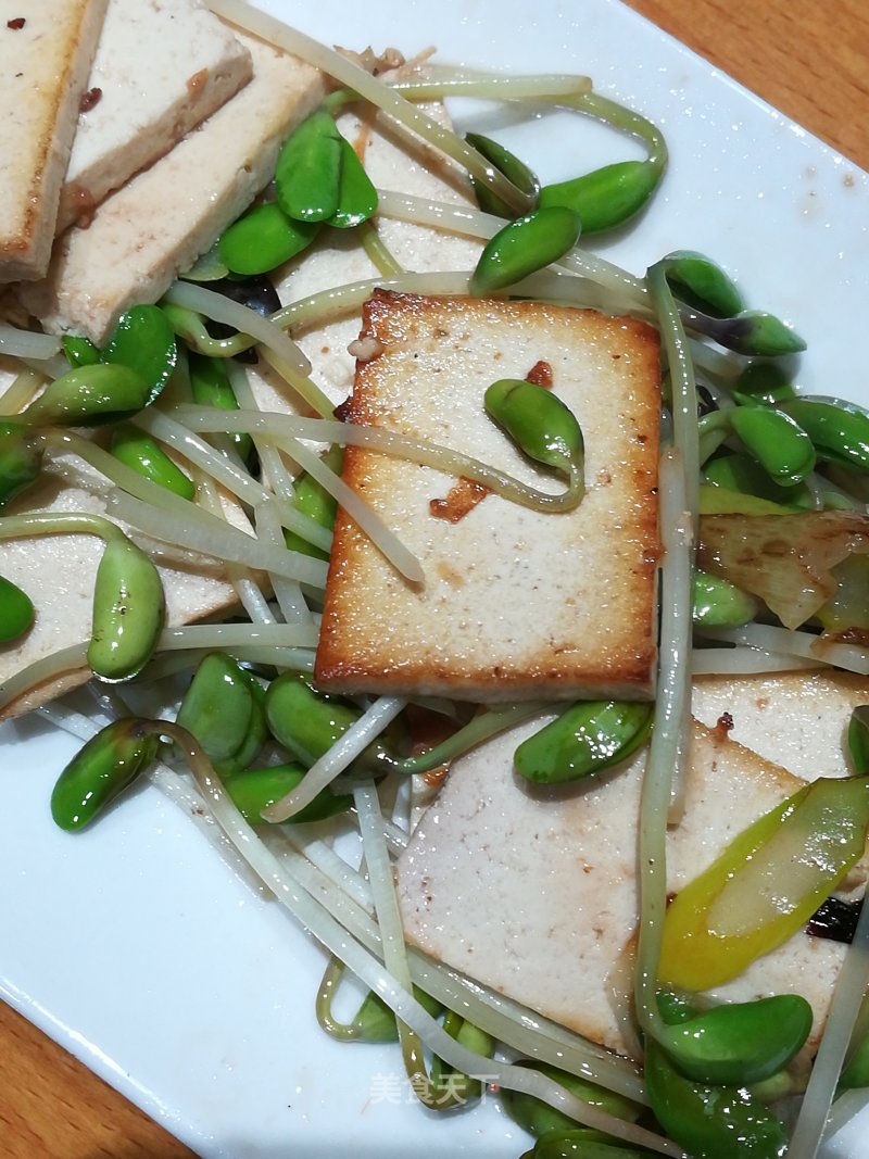 Stir-fried Tofu with Black Bean Sprouts recipe