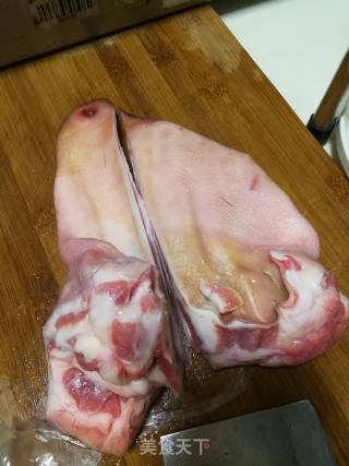 Stir-fried Kale with Pig Ears recipe