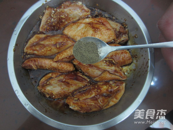 Crispy Chicken Wings with Black Pepper recipe