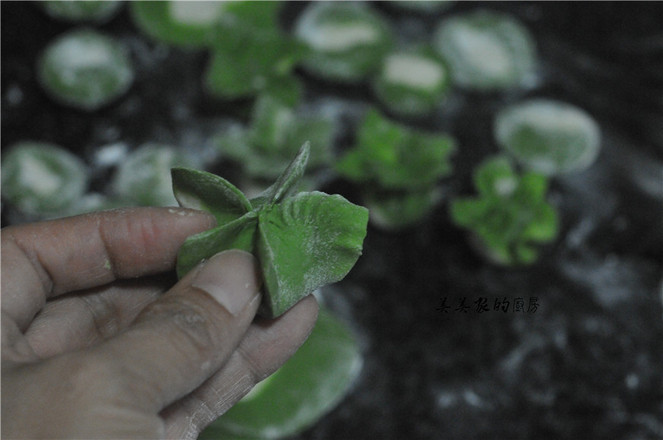 Jixiangcai Practice in Advance-delicious and Beautiful Baicai Dumplings recipe