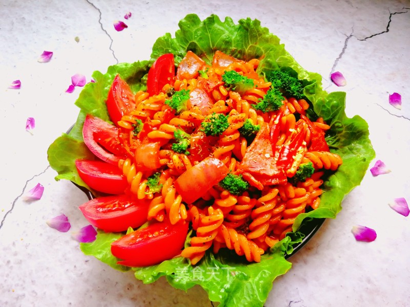 Stir-fried Spiral Pasta with Bacon