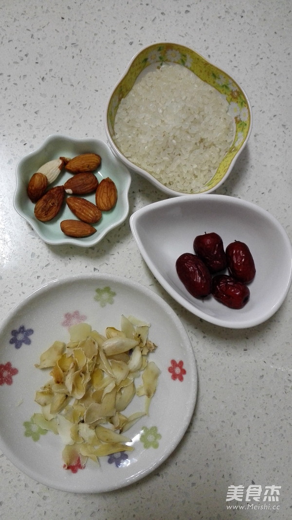 Almond, Lily and Red Date Rice Porridge recipe