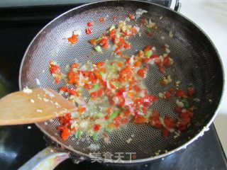 Scrambled Eggs with Chopped Pepper and Loofah recipe