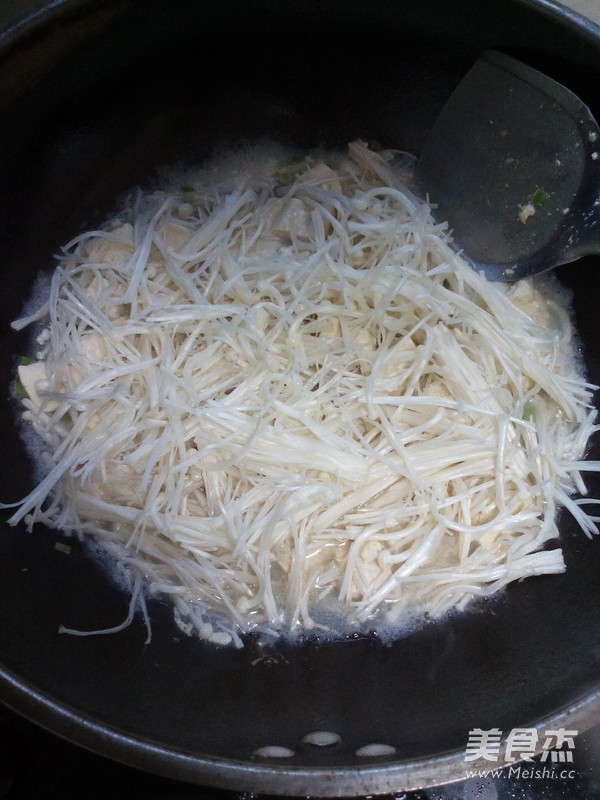 Enoki Mushroom Seafood Stewed Tofu recipe