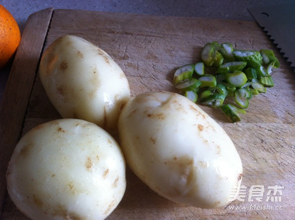 Stir-fried Potato Shreds with Meat recipe