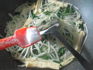 Noodle Soup with Vegetable Core and Dried Yuba recipe