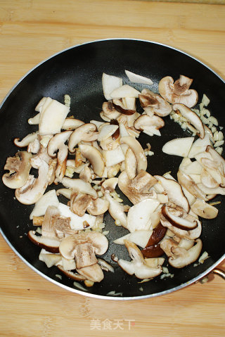 Stir-fry with Colorful Mushrooms recipe