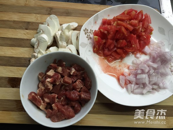 Pasta with Mushroom Beef Sauce recipe