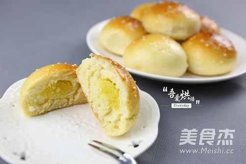 Custard Meal Buns recipe