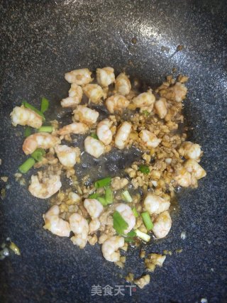 Stir-fried Lentils with Shrimp recipe