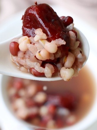 Good Medicine for Sweetness-coix Seed and Red Bean Soup recipe