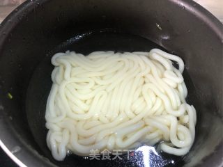 Stir-fried Udon with Assorted Black Peppers recipe