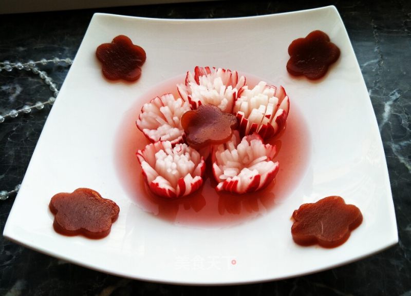 Hawthorn Cake Mixed with Cherry and Radish Flowers recipe