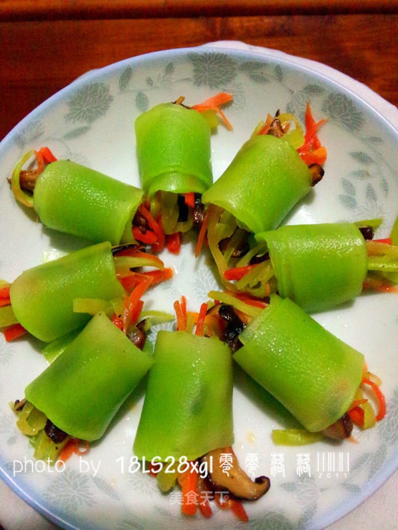 Green Bamboo Shoots Roll Three Silk-nutrition is More Delicious recipe