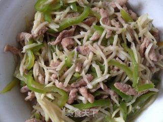 Shredded Pork with Zizania and Green Pepper recipe