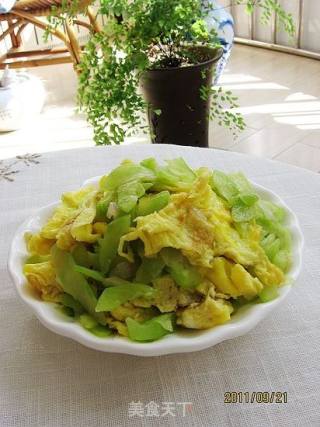 Scrambled Eggs with Cucumber recipe