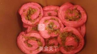 Dongling Wheat Whirlwind Dragon Fruit Rose Toast recipe