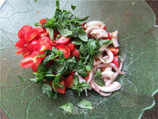 Basil Fresh Squid Noodle recipe