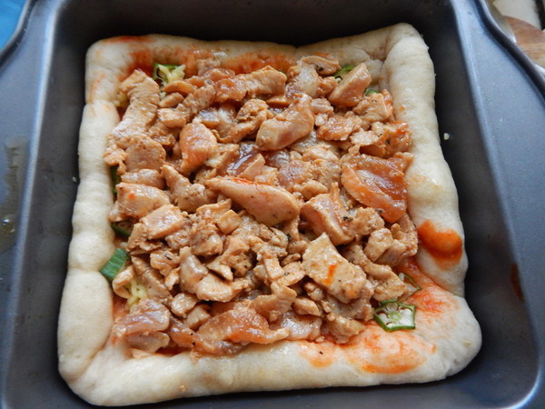 Gumbo Chicken Pizza recipe
