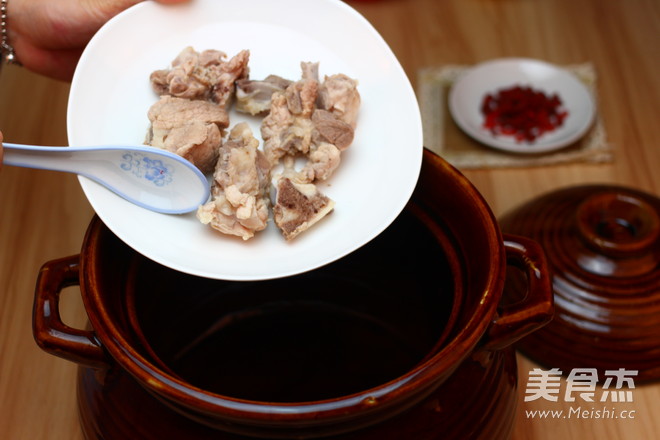 Guangdong Lao Huo Liang Soup-american Ginseng Soup for Strengthening The Spleen and Replenishing Qi recipe