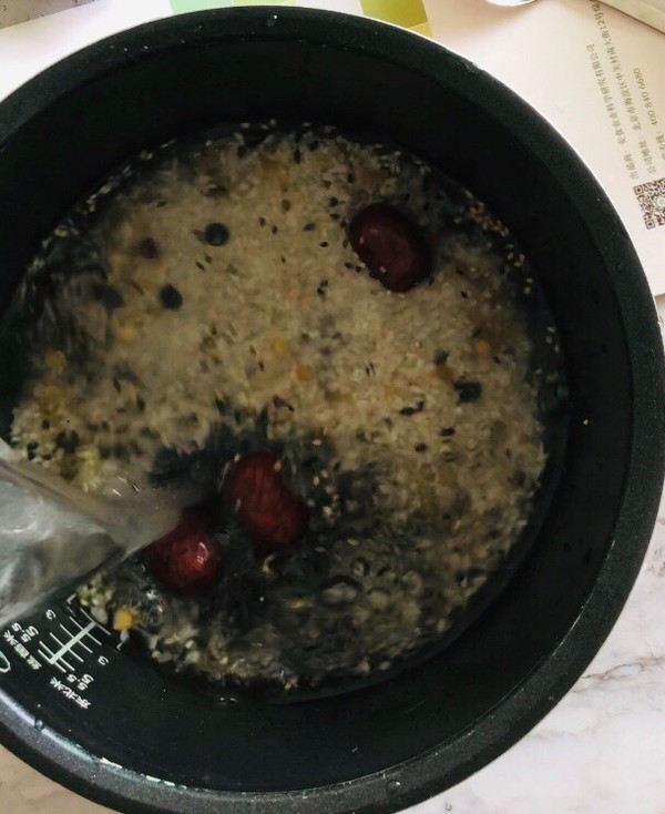 Mixed Grains, Red Dates, Wolfberry Porridge recipe