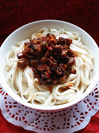 Noodles with Mushroom Ham and Spicy Sauce recipe