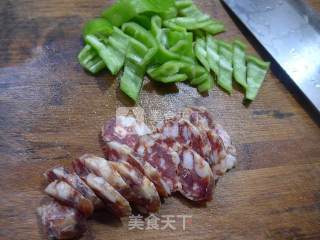 Stir-fried Tofu with Hot Pepper and Spicy Sausage recipe