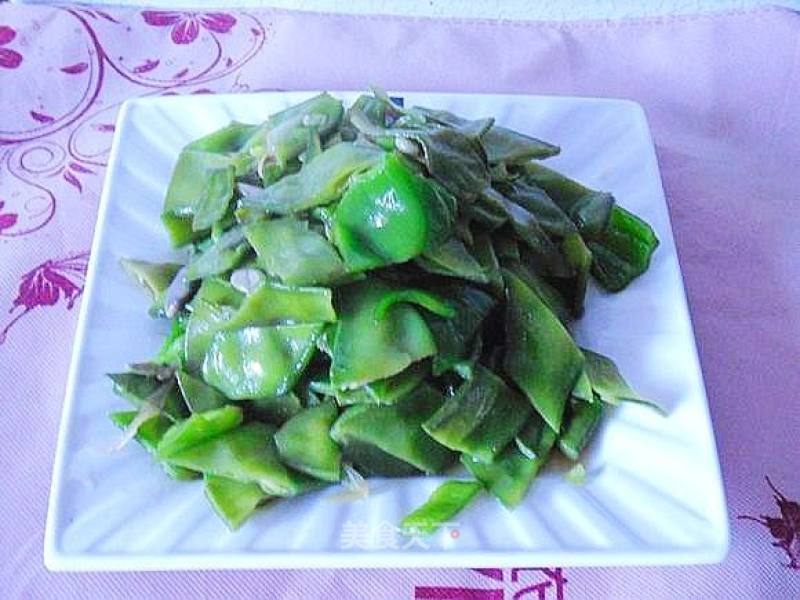 Stir-fried Double Beans with Green Peppers recipe