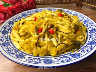 Stir-fried Sauerkraut with Winter Bamboo Shoots recipe