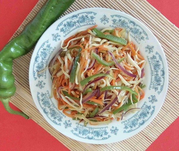 Serving Dishes-fried Three Shreds of Peppers and Shallots recipe